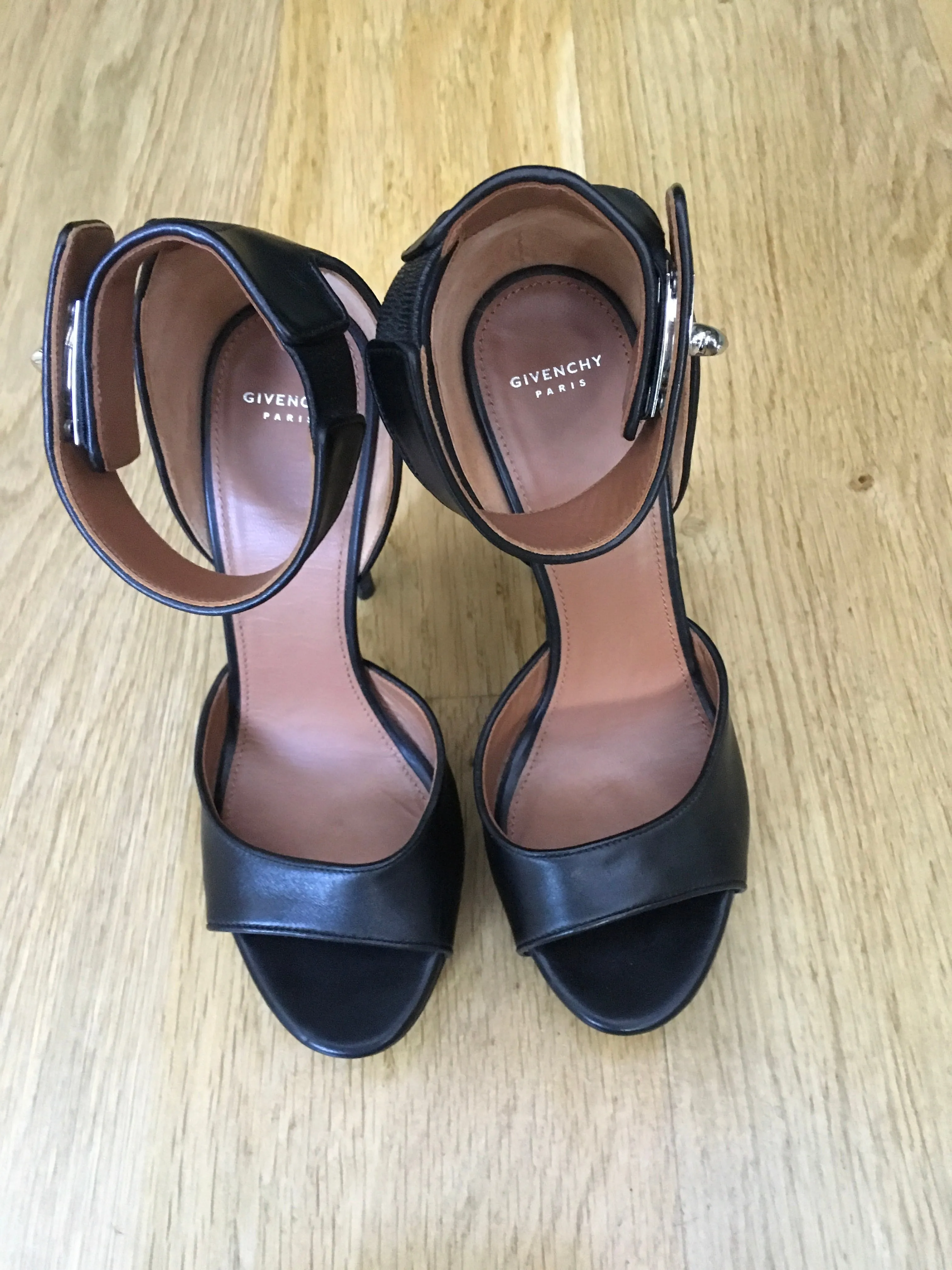 GIVENCHY Shark Lock platform sandals in black leather Ladies