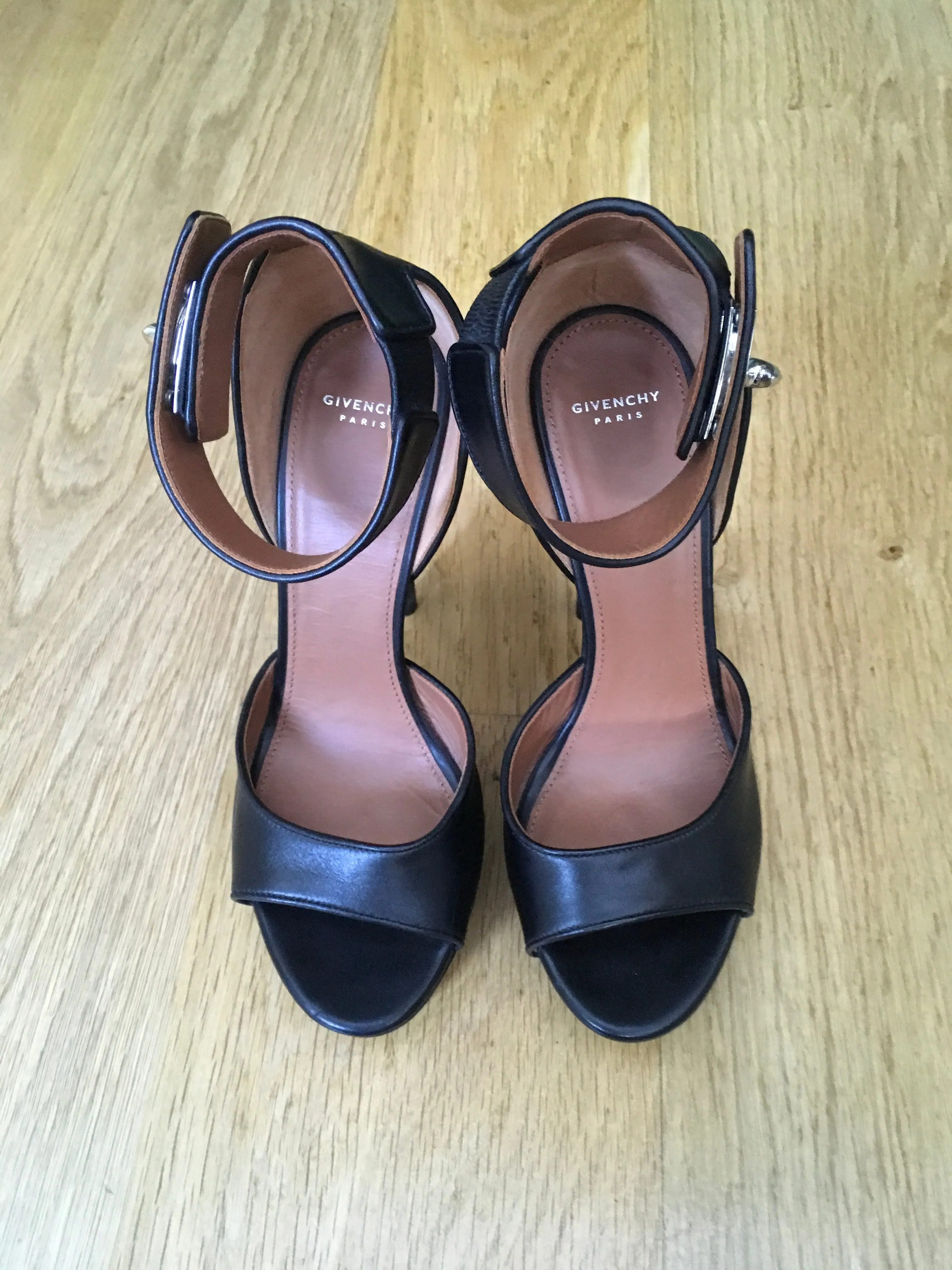 GIVENCHY Shark Lock platform sandals in black leather Ladies