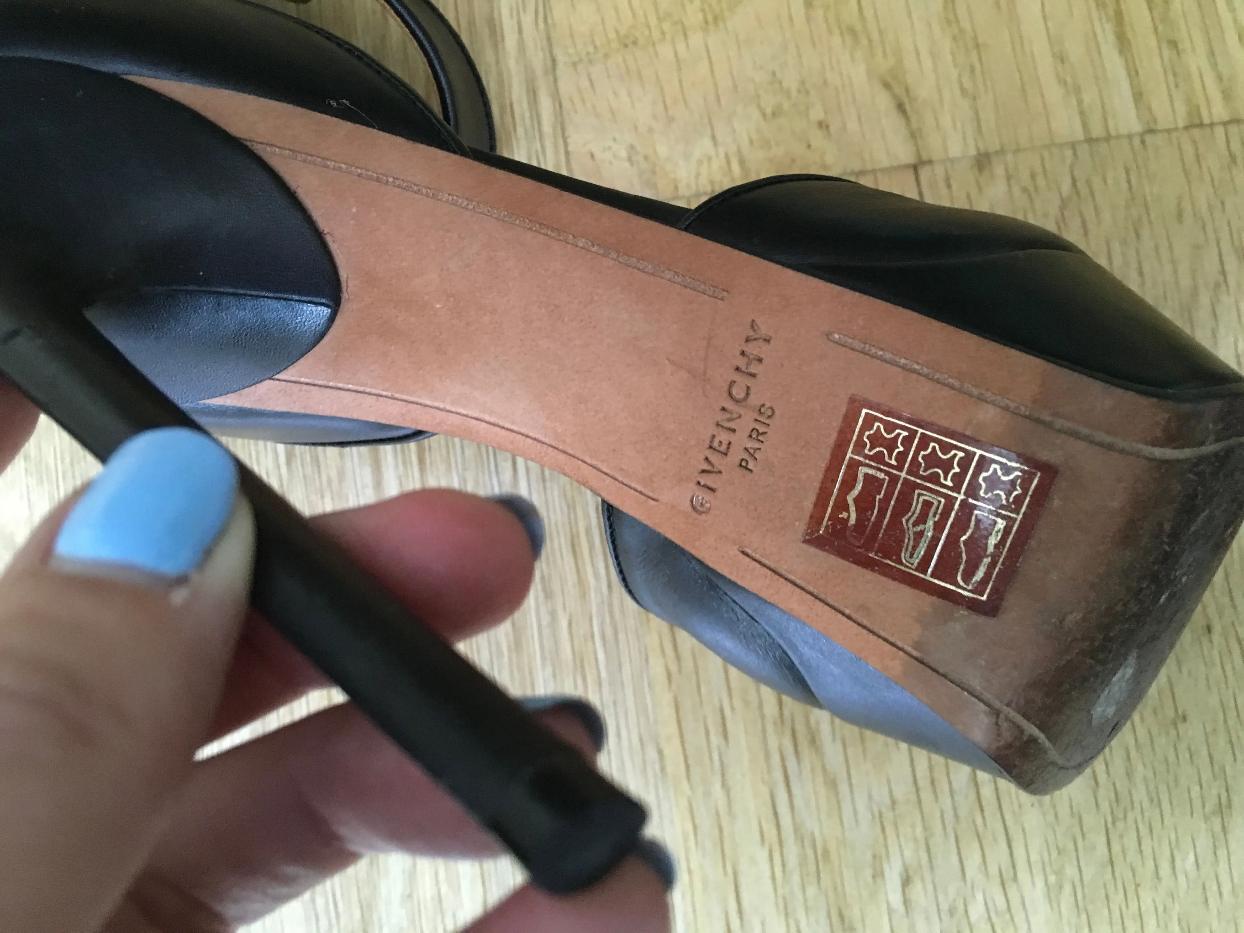 GIVENCHY Shark Lock platform sandals in black leather Ladies