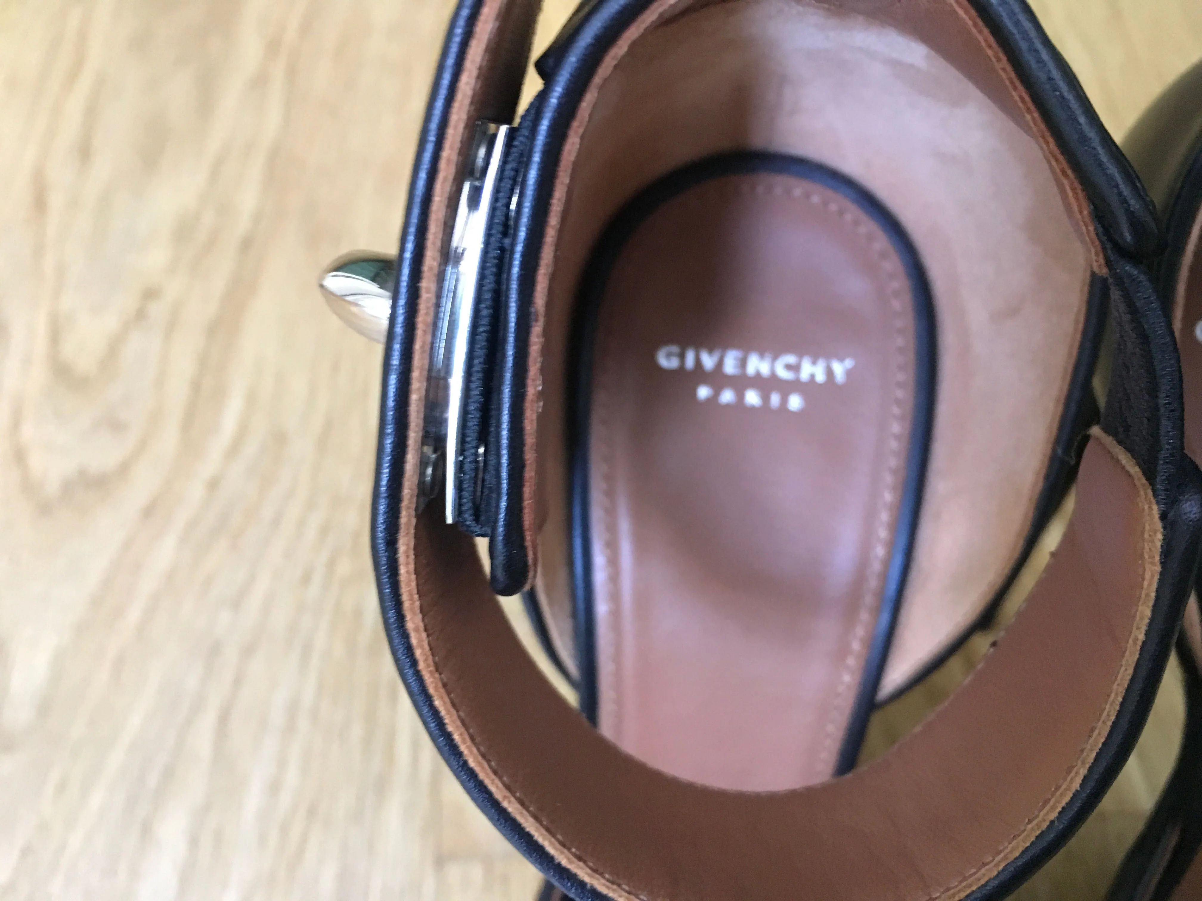 GIVENCHY Shark Lock platform sandals in black leather Ladies