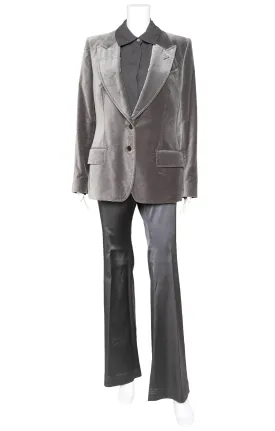 TOM FORD (RARE) 3-Piece Suit Size: Jacket - IT 44 / Comparable to US 6-8 Top - IT 42 / Comparable to US 4-6 Pants - IT 44 / Comparable to US 6-8